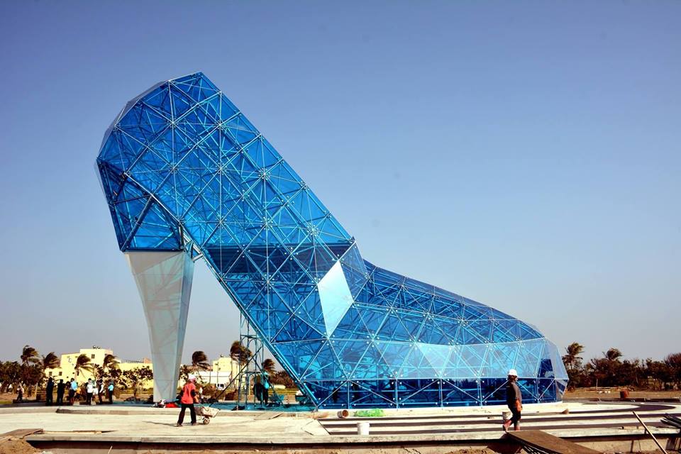 New Taiwanese Church Resembles Cinderella's Glass-Slipper