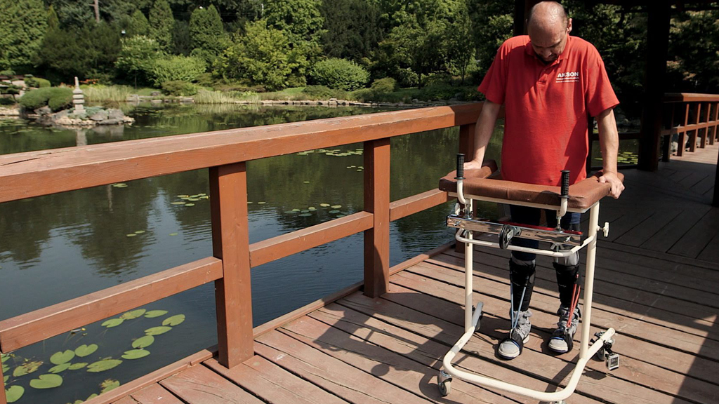 Nasal Cell Transplant Enables Paralyzed Man To Walk Again