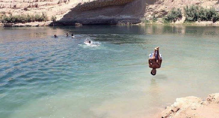 Mystery Lake In Tunisian Desert Causes Both Joy And Concern