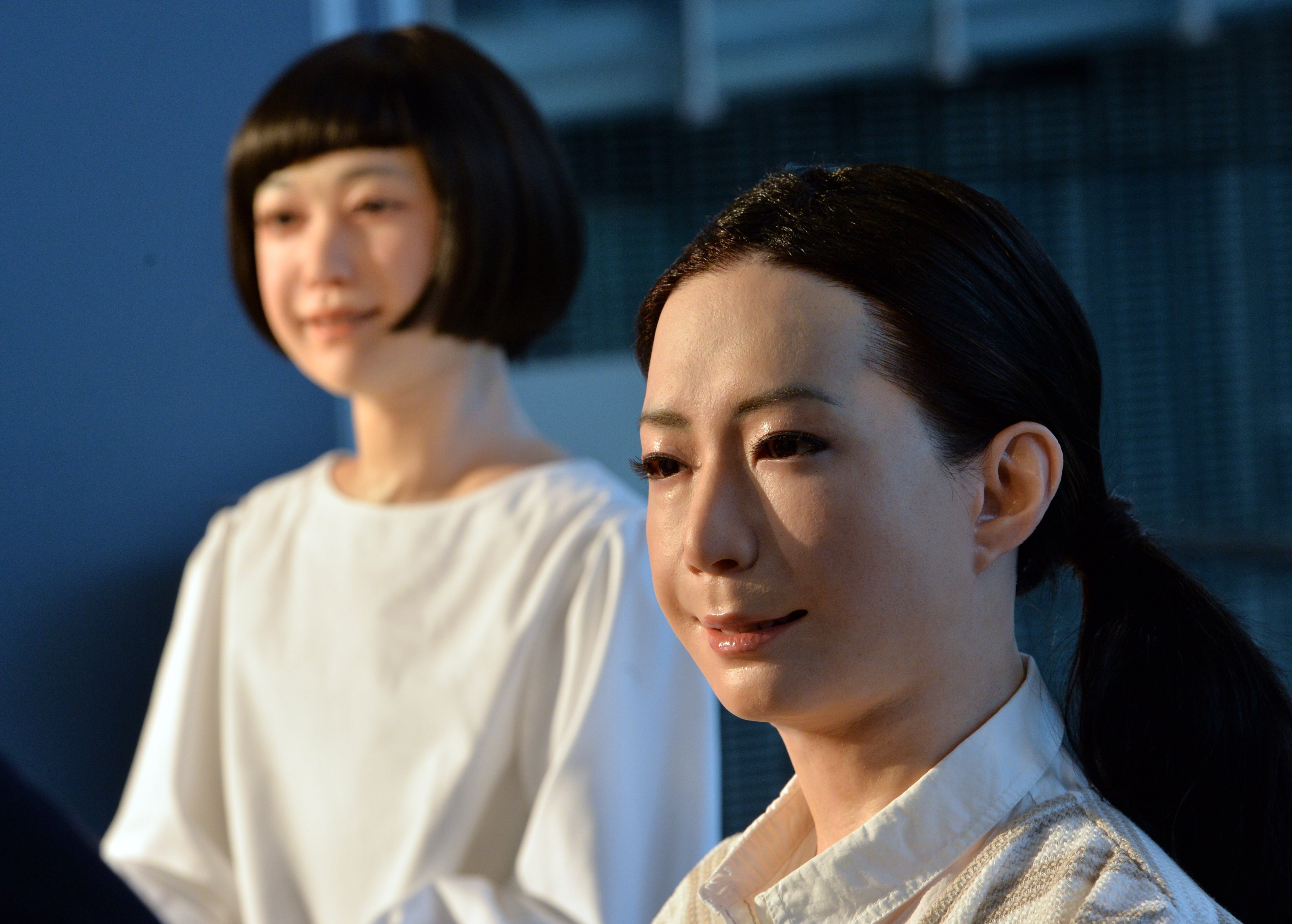 Japanese Scientist Builds Robots That Look Eerily Human