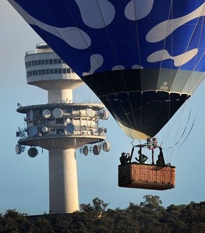 Australian Man Runs Half Marathon Aboard A Hot Air Balloon
